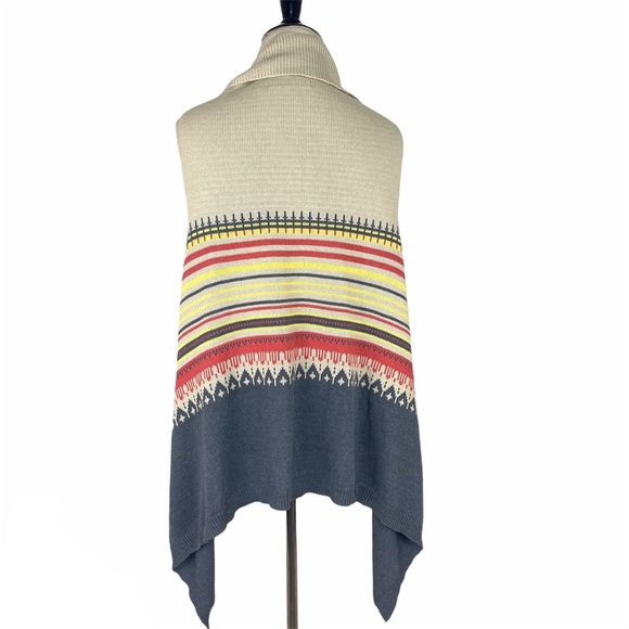 Manos Del Uruguay Aztec Sweater Vest in small - Picture 3 of 8